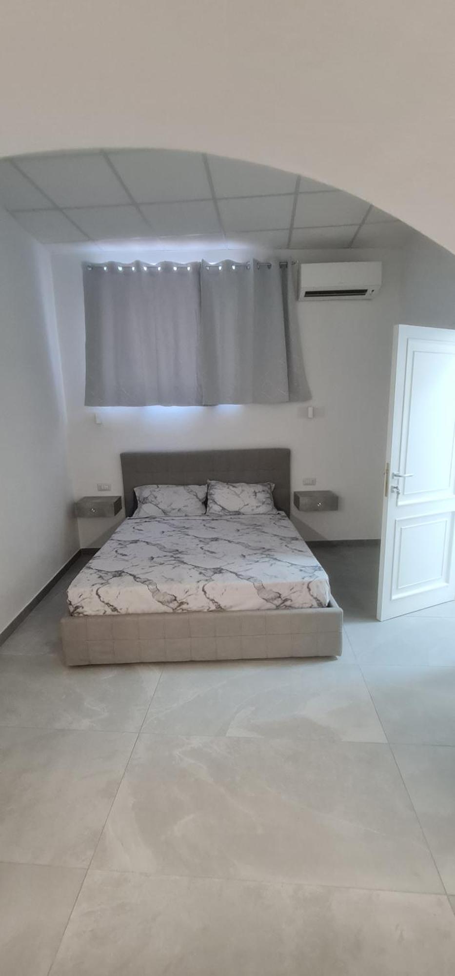 Central Rooms Santa Teresa Gallura Habitación foto